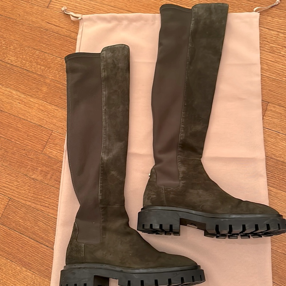 Beautiful, dark green 50-50 suede, Stuart Weitzman boot